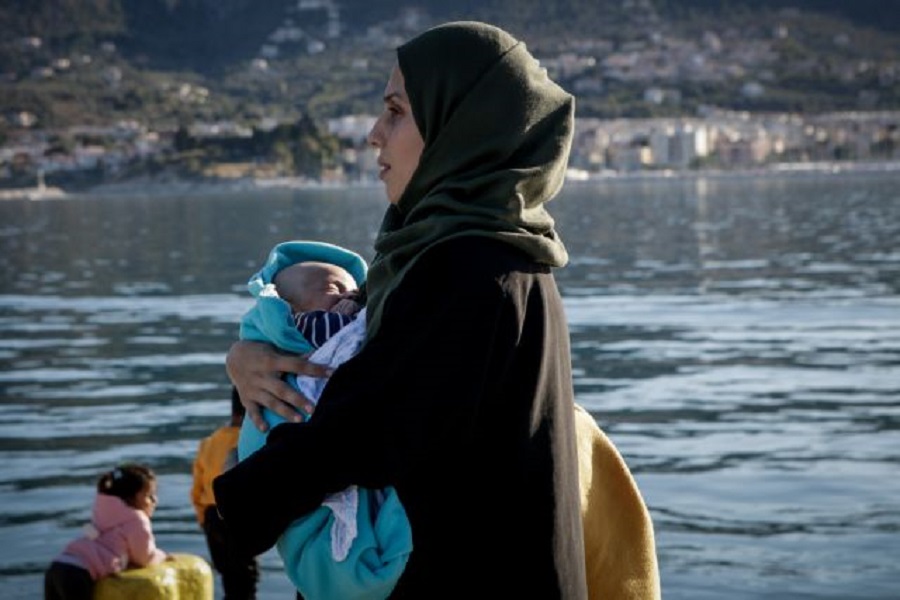 Έφτασαν στον Πειραιά 215 πρόσφυγες από τη Μόρια – Τα μέτρα της κυβέρνησης για το Προσφυγικό