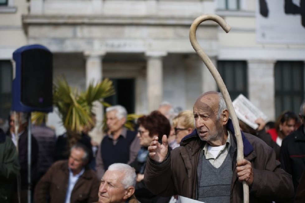 Συντάξεις: Τι αλλάζει για όσους έχουν πάνω από 30 χρόνια εργασίας (pic)