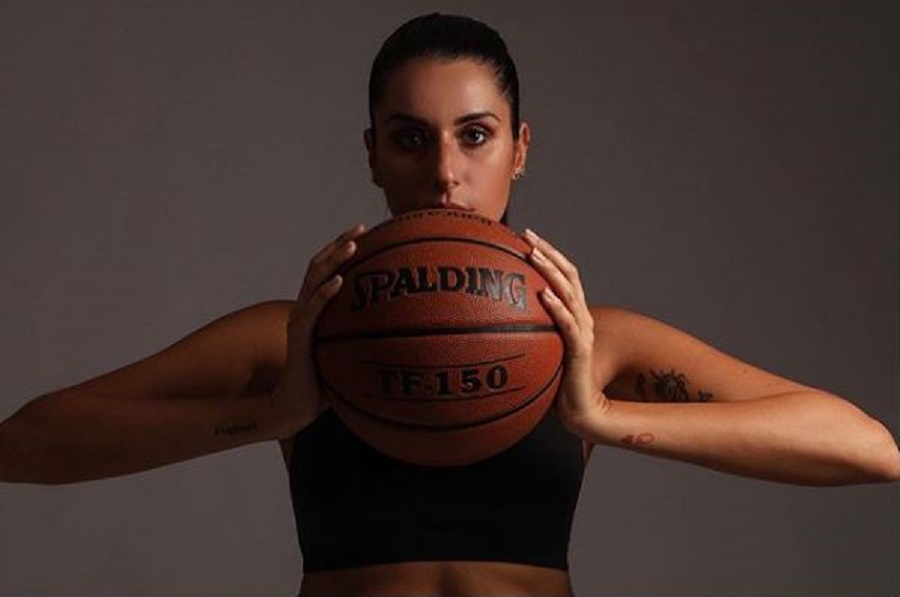 Η καυτή Ιταλίδα μπασκετμπολίστρια που νίκησε τον καρκίνο και επέστρεψε στα παρκέ (pics)