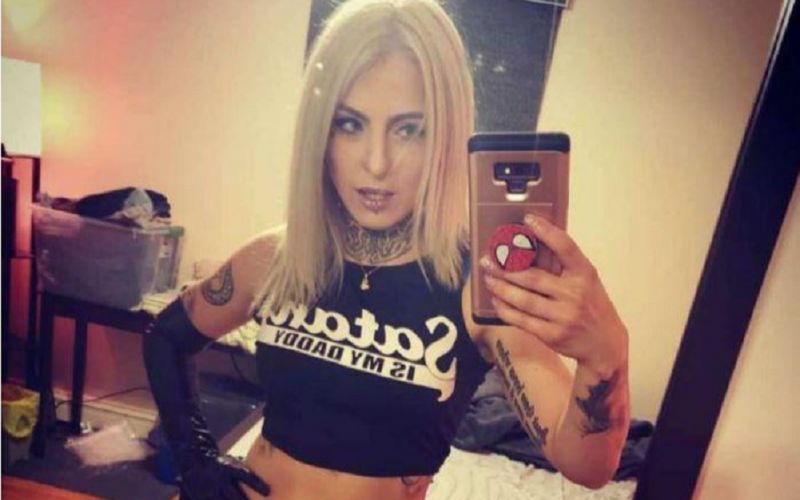 Πρώην πορνοστάρ βγήκε νοκ άουτ στον πρώτο της αγώνα στο MMA (pics)