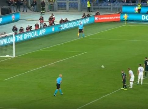 Ιταλία – Ελλάδα: Το πέναλτι του Ζορζίνιο για το 1-0 (vid)