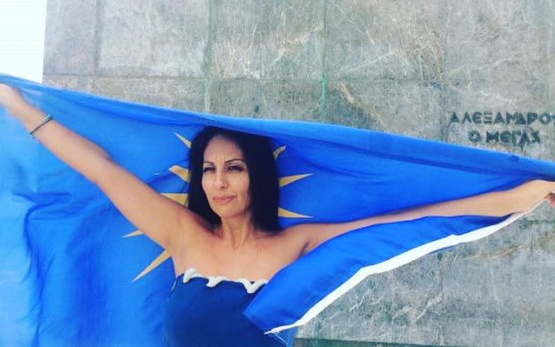 Ποια είναι η γυναίκα που έκανε «ντου» στον Αλέξη Τσίπρα (vid)