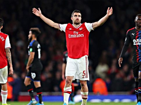 Σωκράτης : Η Νάπολι καθυστερεί, εξετάζει προτάσεις από Αραβία και Κατάρ