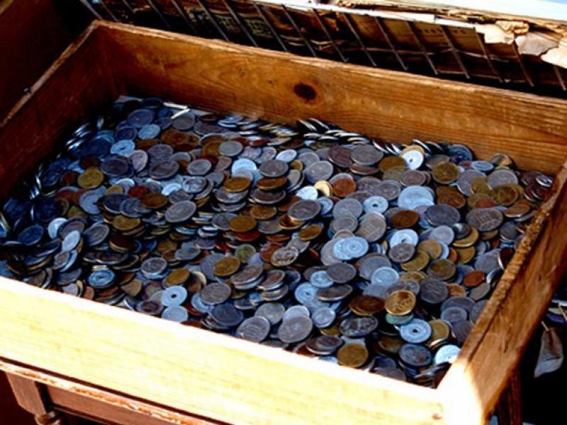 Σύνδεσμος Κληρικών Ελλάδος: Ρίχνουν κουμπιά και δραχμές στα παγκάρια