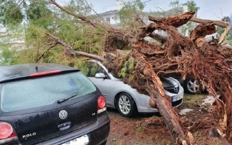 Συνεχίζει την «προέλαση» ο Γηρυόνης στα Δωδεκάνησα: Πλημμύρισαν σπίτια και δρόμοι