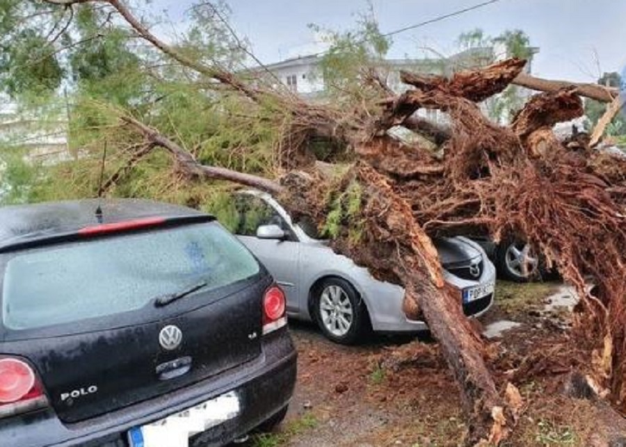 Συνεχίζει την «προέλαση» ο Γηρυόνης στα Δωδεκάνησα: Πλημμύρισαν σπίτια και δρόμοι