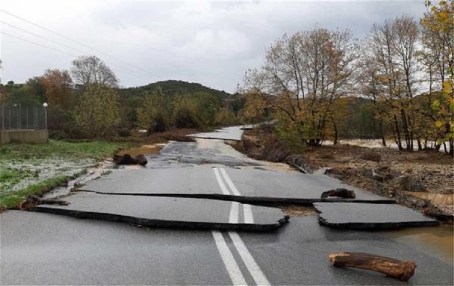 Σοβαρά προβλήματα στην Βόρεια Ελλάδα από την κακοκαιρία (pics & vids)