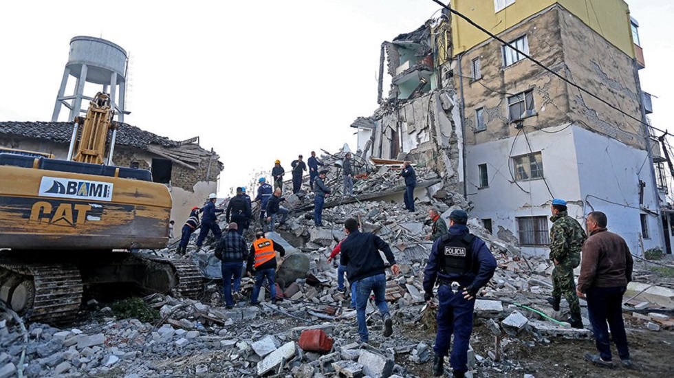 Σεισμός στην Αλβανία: Θρήνος για τους νεκρούς, συνεχίζονται οι έρευνες για επιζώντες