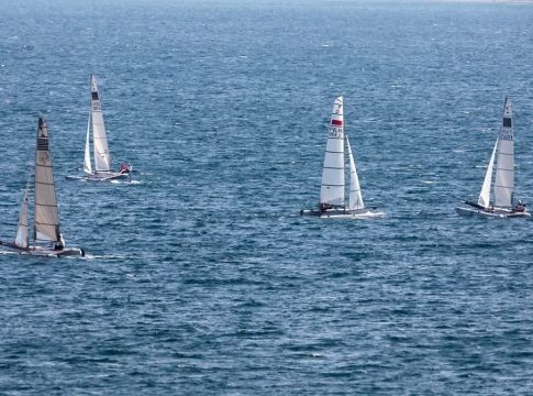 Οι Ελληνες ιστιοπλόοι προηγούνται σε όλες τις κατηγορίες του «29ου Athens Insternational Sailing Week»