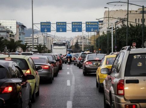 Καιρός: Κυκλοφοριακό χάος στους δρόμους της Αττικής (pic)