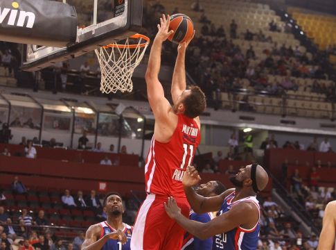 Με Μιλουτίνοφ και Καλάθη το TOP 10 της Euroleague (vid)