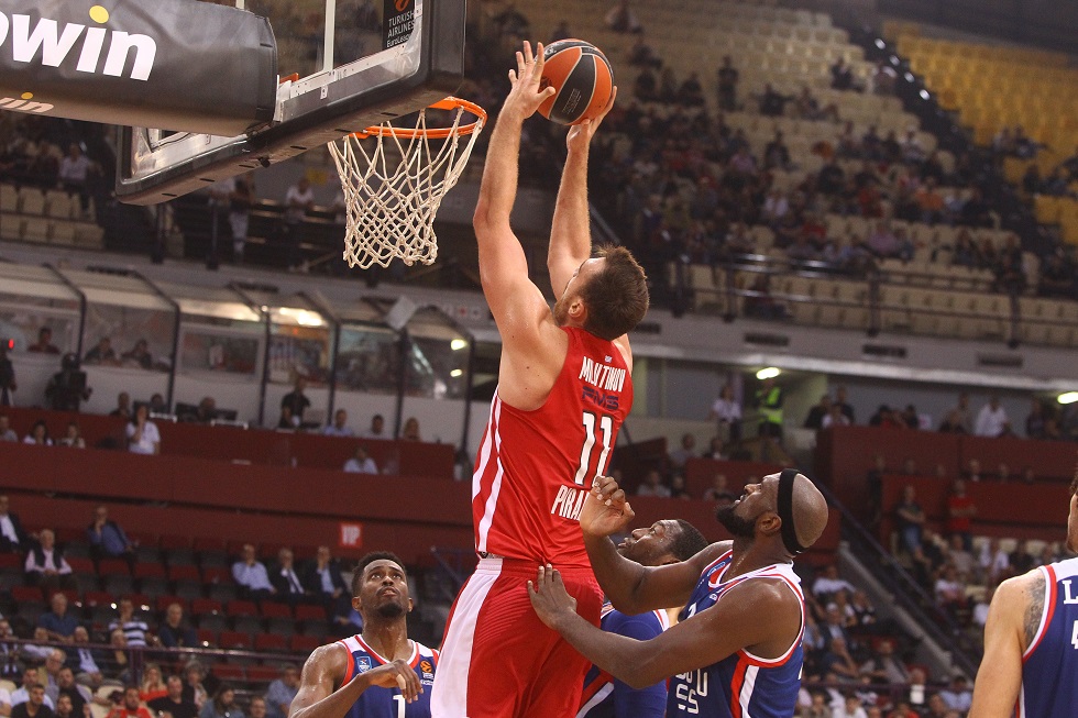 Με Μιλουτίνοφ και Καλάθη το TOP 10 της Euroleague (vid)