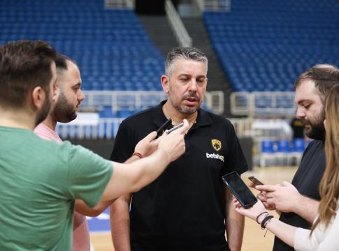 Παπαθεοδώρου: «Μέσα από τις νίκες έχουμε βρει καλύτερη ψυχολογία»