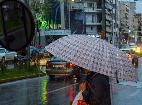 Νέες βροχές και καταιγίδες σε αρκετές περιοχές