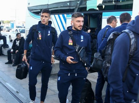 «Πέταξε» για Ερεβάν η Εθνική Ελλάδος (pics)