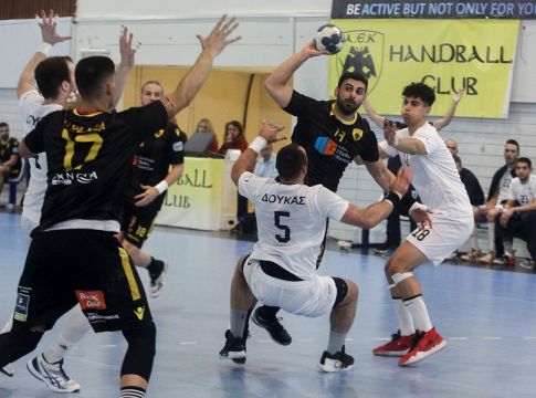 ΑΕΚ- Δούκας 40-25