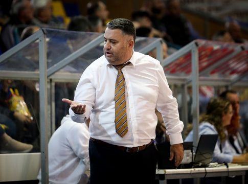 Γιατράς: «Μπορούμε να πούμε 50 δικαιολογίες, αλλά δεν χρειάζεται και να κλαίμε»