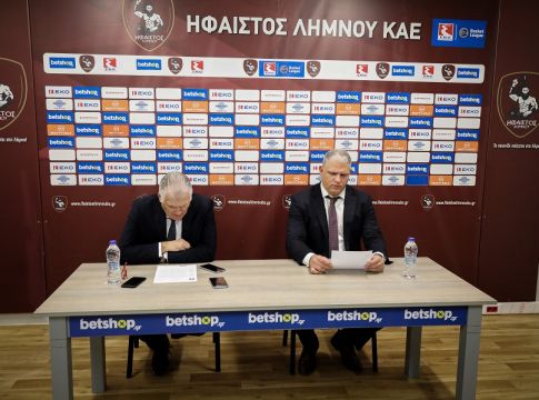 Μανωλόπουλος: «Αφιερώνουμε αυτή τη νίκη στον κόσμο μας»