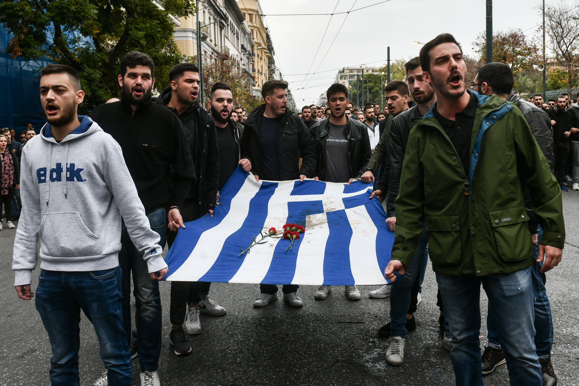 Διαρκής ενημέρωση: Σε εξέλιξη η πορεία για την 46η επέτειο της εξέγερσης του Πολυτεχνείου