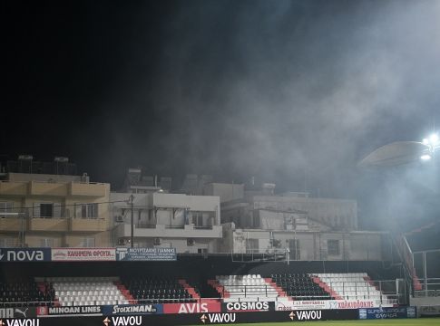 Επεισόδια και δακρυγόνα πριν την αναμέτρηση ΟΦΗ – ΑΕΚ