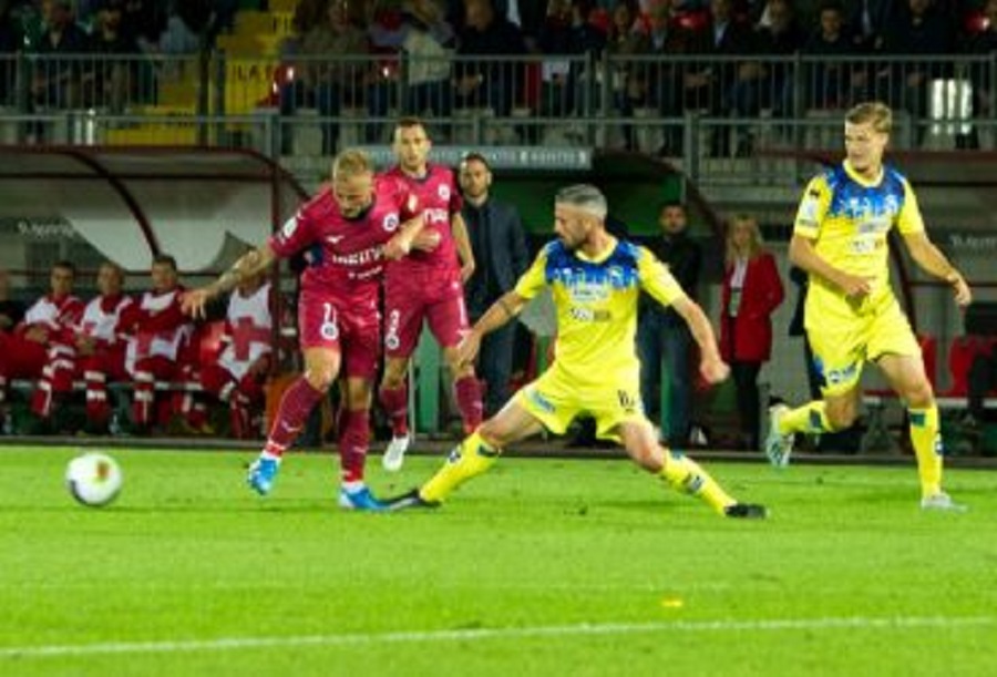 Ανεβαίνει στην 2η θέση με 1.86