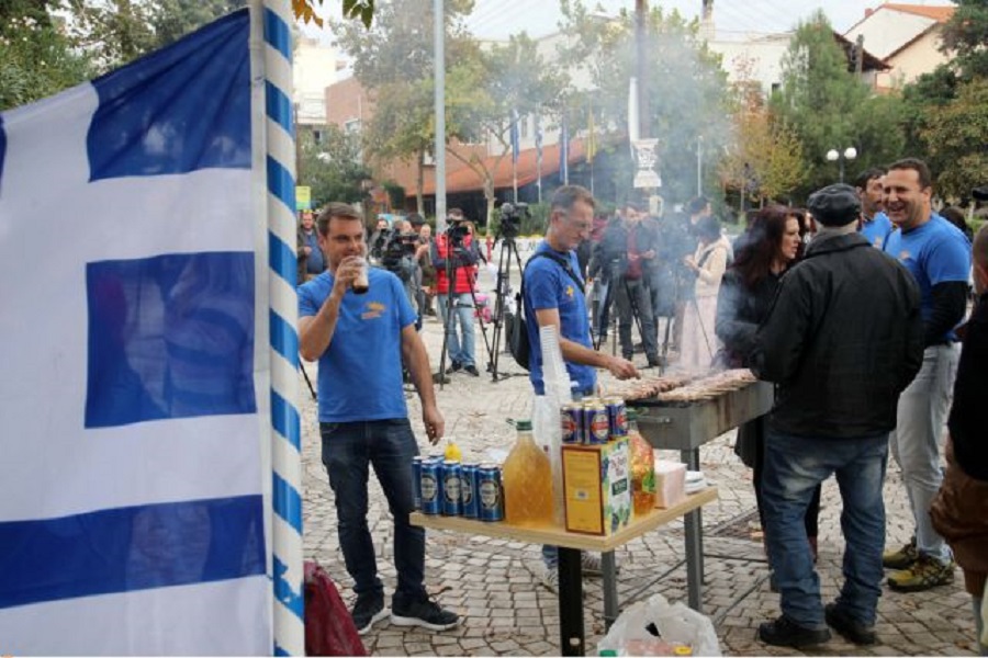 Ρατσιστικό BBQ στα Διαβατά: H αποτυχία και ο διεθνής διασυρμός