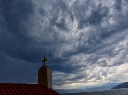 Καιρός: Βροχές και καταιγίδες σε όλη τη χώρα