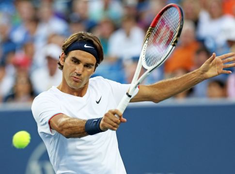 Χειρουργήθηκε στο γόνατο ο Φέντερερ
