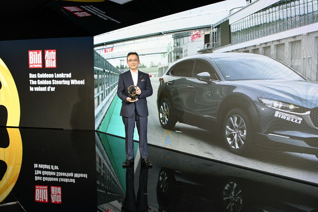 Το Mazda CX-30 κέρδισε το βραβείο Golden Steering Wheel
