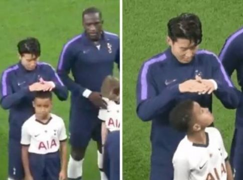 Φοβερή κίνηση του Σον: Προστάτευσε από την βροχή το ball boy που τον συνόδευε (vid)