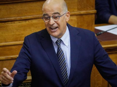 Μεταβαίνει εκτάκτως στα Τίρανα ο Δένδιας