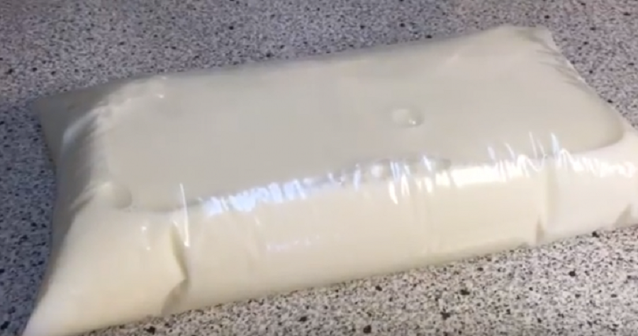Γιατί στον Καναδά βάζουν γάλα σε σακούλα και όχι σε μπουκάλι; (vids)