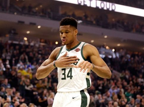 Η εμφάνιση – ρεκόρ του Γιάννη κόντρα στους Πίστονς (vid & pic)