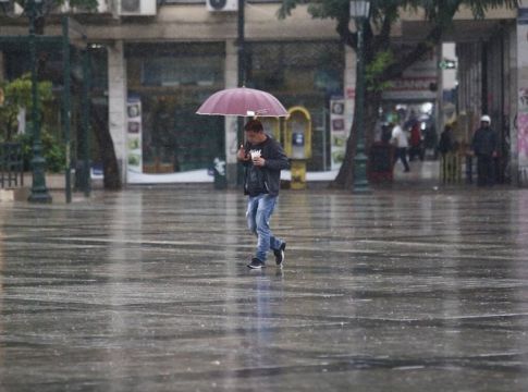 Έρχεται ο «Γηρυόνης» με καταιγίδες, θυελλώδεις ανέμους και πτώση της θερμοκρασίας