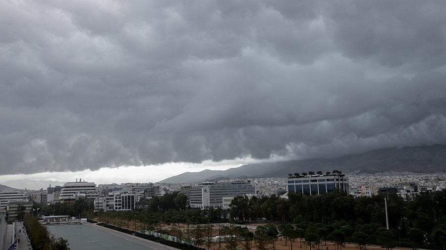 Καιρός: Στην Αττική η «Διδώ» με καταιγίδες, νέο κύμα κακοκαιρίας στη χώρα
