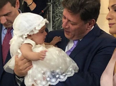 Βαφτίστηκε η Αλίκη Βουγιουκλάκη! Συγκινητικές στιγμές στη Γλυφάδα! (pics)