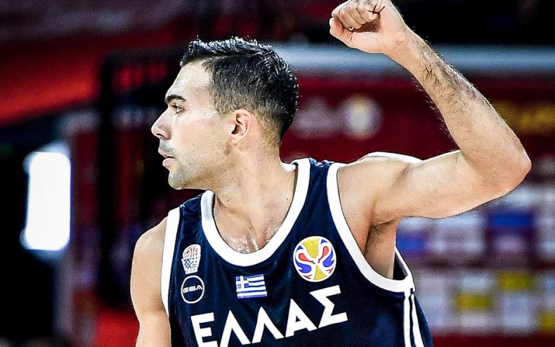 Ελληνιάδης : «Είναι σε συζητήσεις ο Ολυμπιακός με τον Σλούκα»