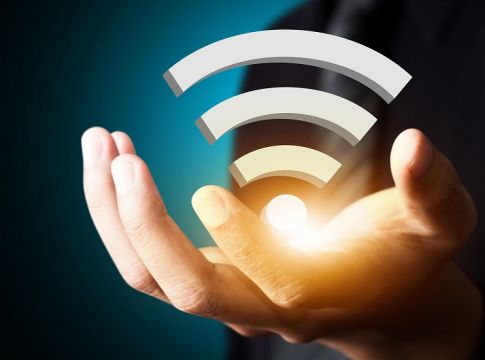 Wi-Fi: Πώς θα εντοπίσετε ποιος σας κλέβει ίντερνετ και πως να τον σταματήσετε
