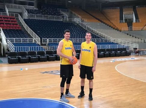 Με τον «δικέφαλο» στο στήθος η προπόνηση της Μπούργκος (pic+vid)