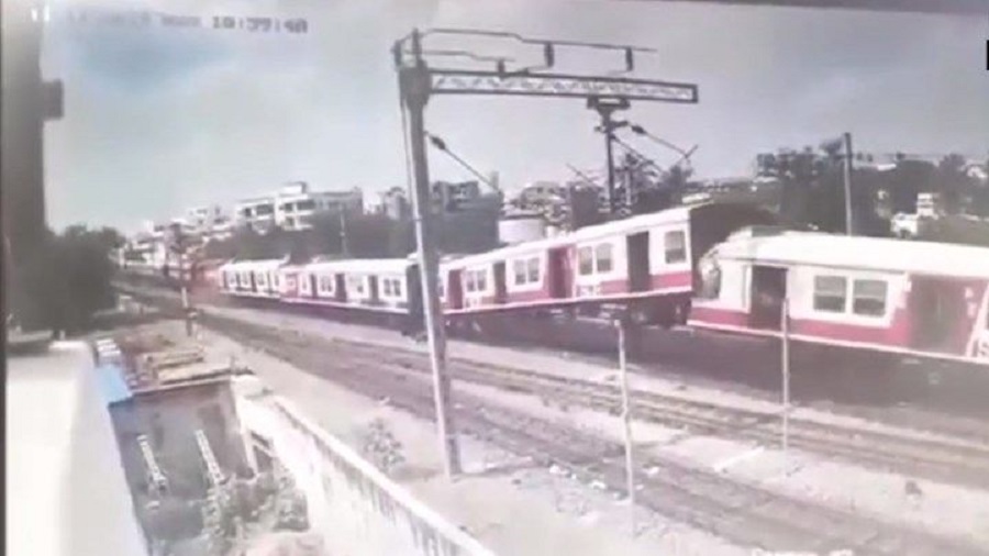 Συγκλονιστικό βίντεο: Η στιγμή της μετωπικής σύγκρουσης δύο τρένων! (vid)