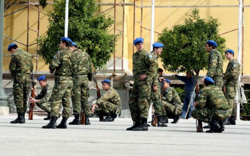 Αύξηση στρατιωτικής θητείας προτείνει ο Χαρακόπουλος – «Είναι εποχή για κανόνια και όχι βούτυρο»