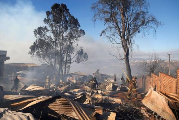 Χιλή: Δεκάδες σπίτια κάηκαν από πυρκαγιές