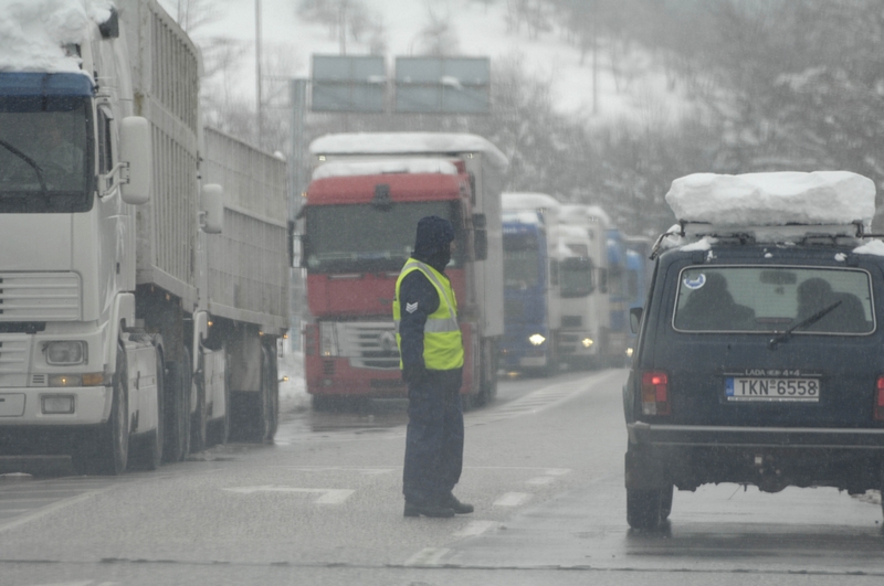 «Ζηνοβία»: Απαγορεύσεις στην κίνηση των φορτηγών
