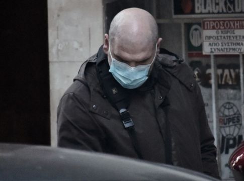 Πετράλωνα: Τον μπαλτά που χρησιμοποίησε για το φόνο υπεδειξε ο 21χρονος στις Αρχές