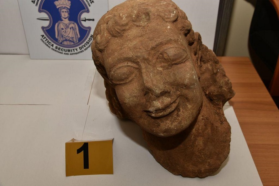 Απίστευτη υπόθεση αρχαιοκαπηλίας: Βρέθηκε κεφαλή Κούρου σε χωράφι