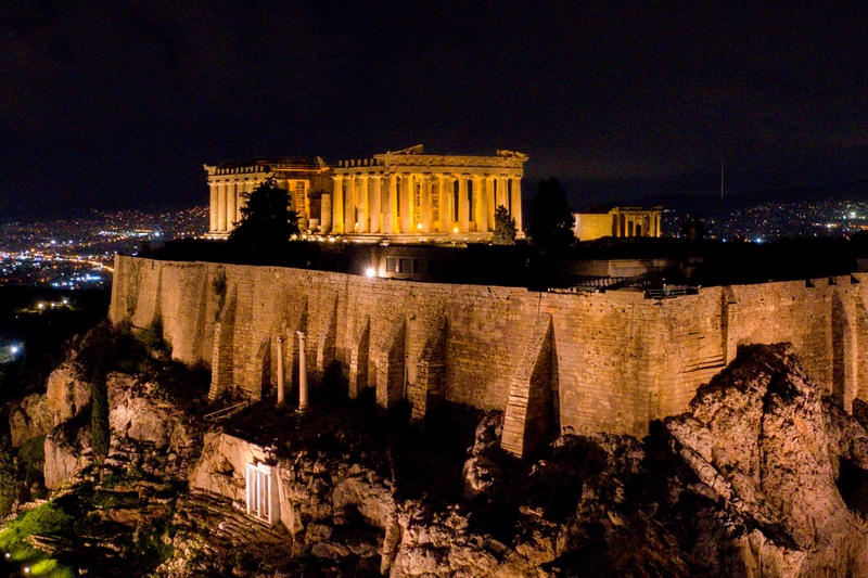 Αφιέρωμα στην Αθήνα και τον ιερό βράχο της Ακρόπολης από την εφημερίδα «Le Figaro»
