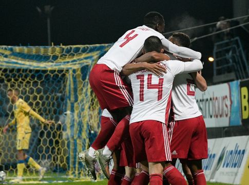 Μασούρας ξανά και 5-0 ο Ολυμπιακός (vid)