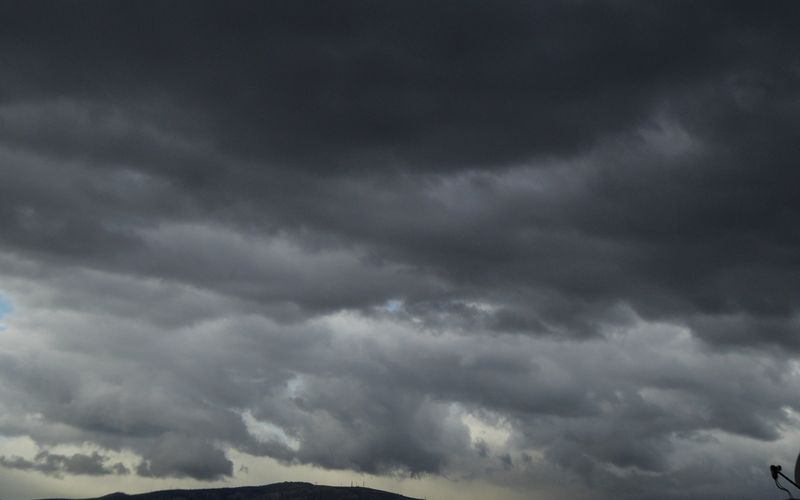Συννεφιά και κρύο φέρνει ο καιρός