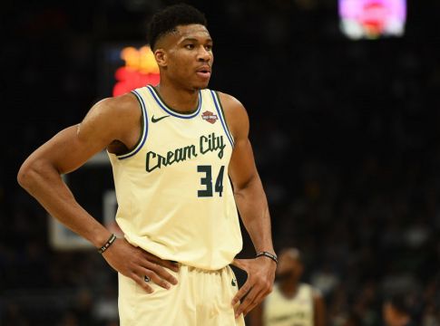 Αμφίβολος με Γκρίζλις ο Αντετοκούνμπο