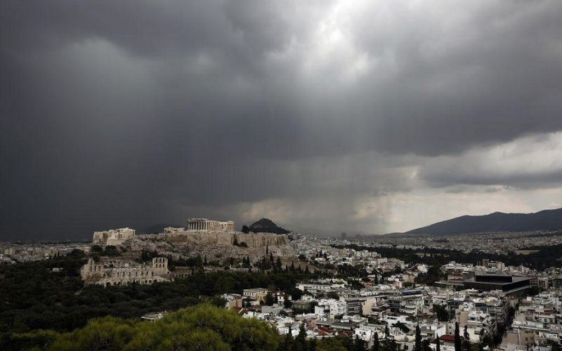 Μετά τον καύσωνα, έρχονται χιόνια – Πότε θα «χτυπήσει» η νέα κακοκαιρία